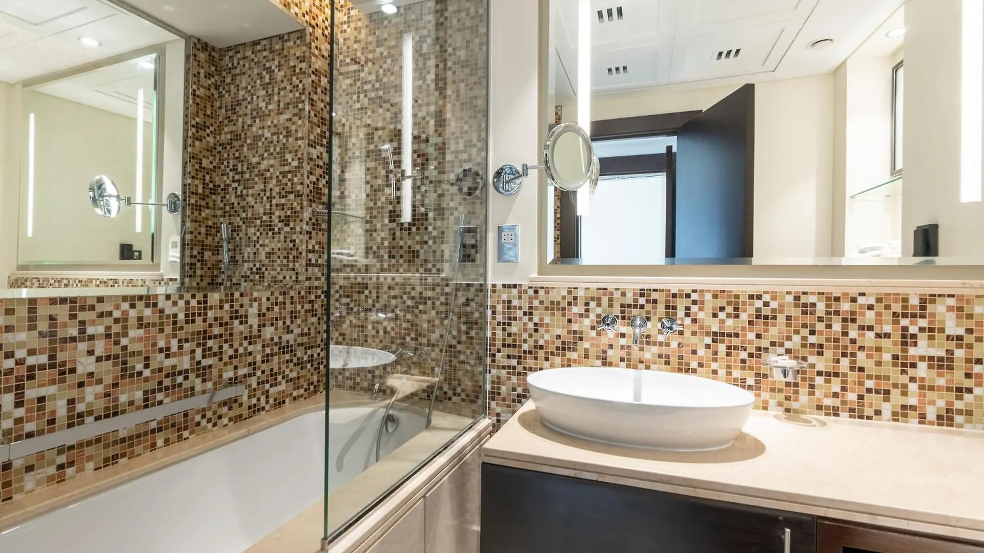 Residencial Apartments In Address Downtown Connected To Dubai Mall
