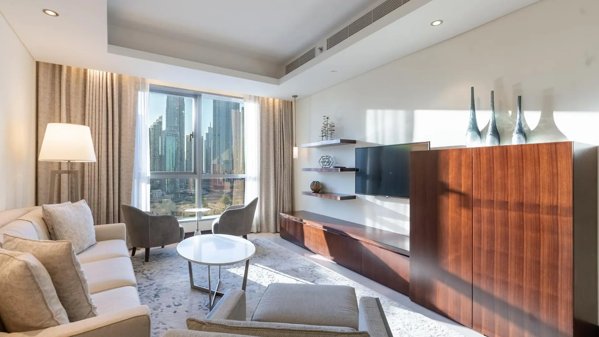 Residencial Apartments In Address Downtown Connected To Dubai Mall United Arab Emirates